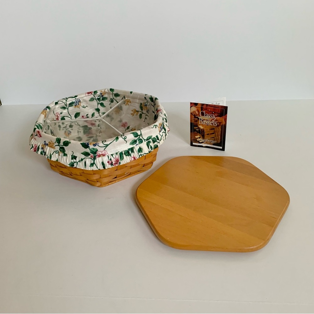 Longaberger 10" Generations basket, lid and protector Year 1999, signed